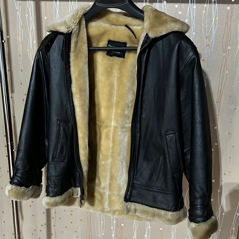 Leather jacket - Picture 2 of 8